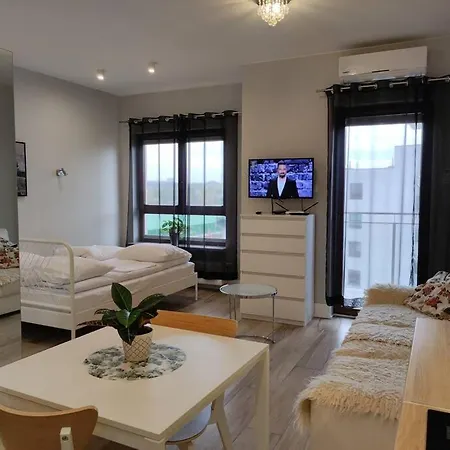 Sweet Vis-a-vis Medicover And Paley Institute * Warschau