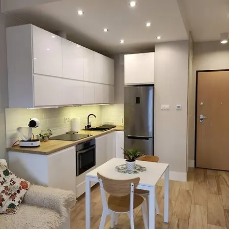 Sweet Vis-a-vis Medicover And Paley Institute *