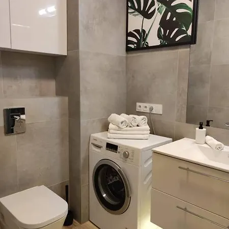 Sweet Vis-a-vis Medicover And Paley Institute Warschau